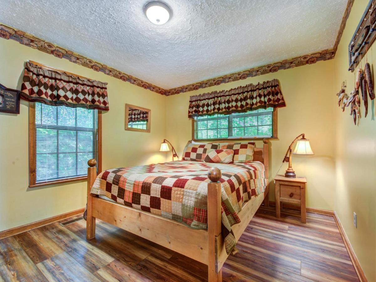 Villa Mountain Charm à Gatlinburg Extérieur photo